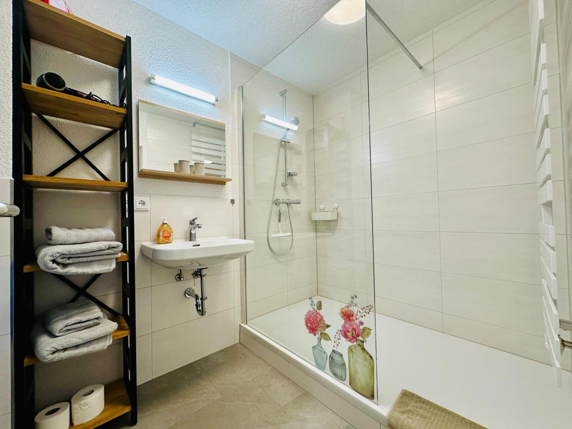 Modernes Zwei-Zimmer-Apartment Chemnitz - Kassberg Экстерьер фото